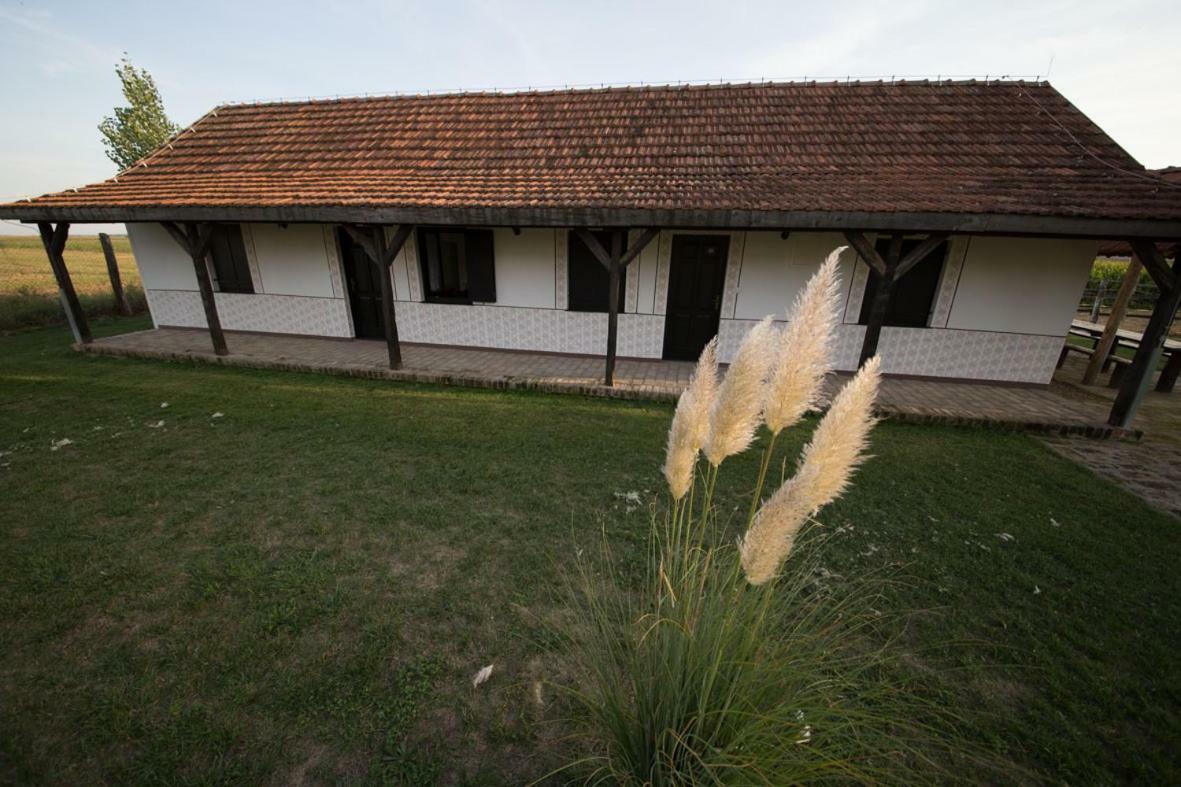 Acin Salas Tordinci Exterior photo