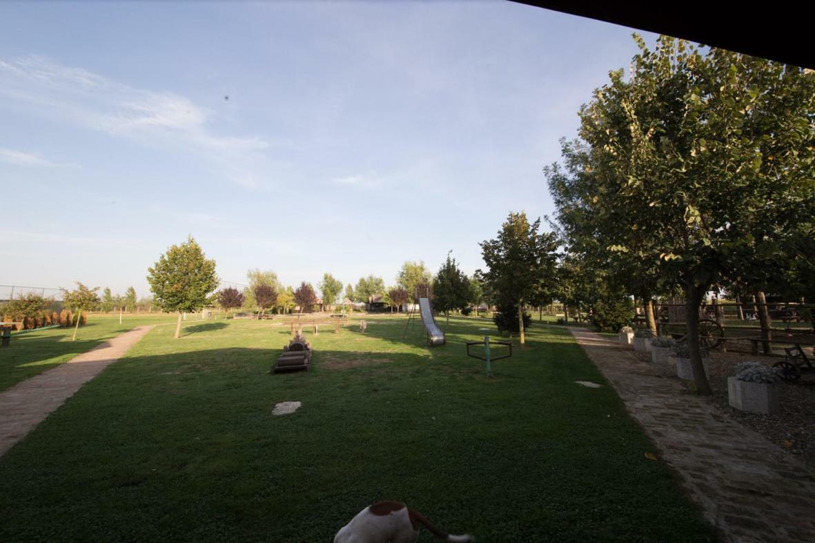 Acin Salas Tordinci Exterior photo