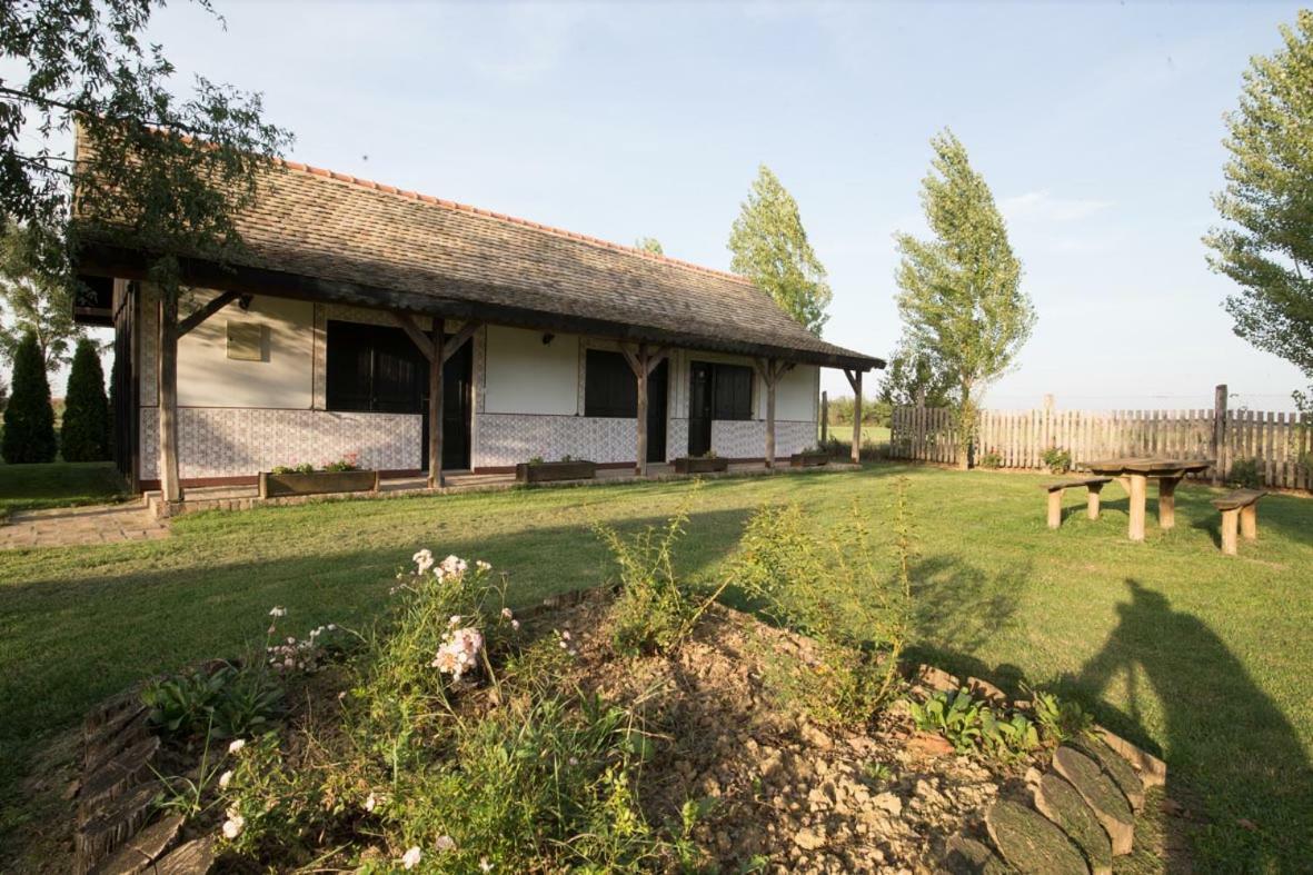 Acin Salas Tordinci Exterior photo